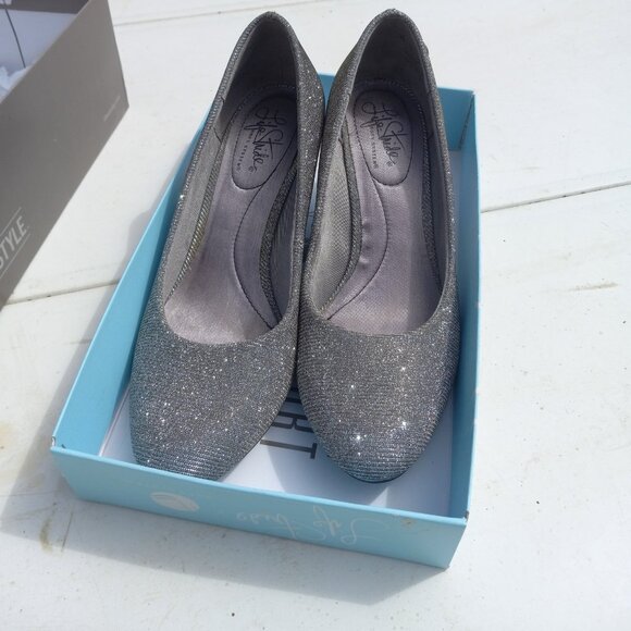 Womens LifeStride  Pumps in Sparkly Silver Size 7M with box - Picture 5 of 6